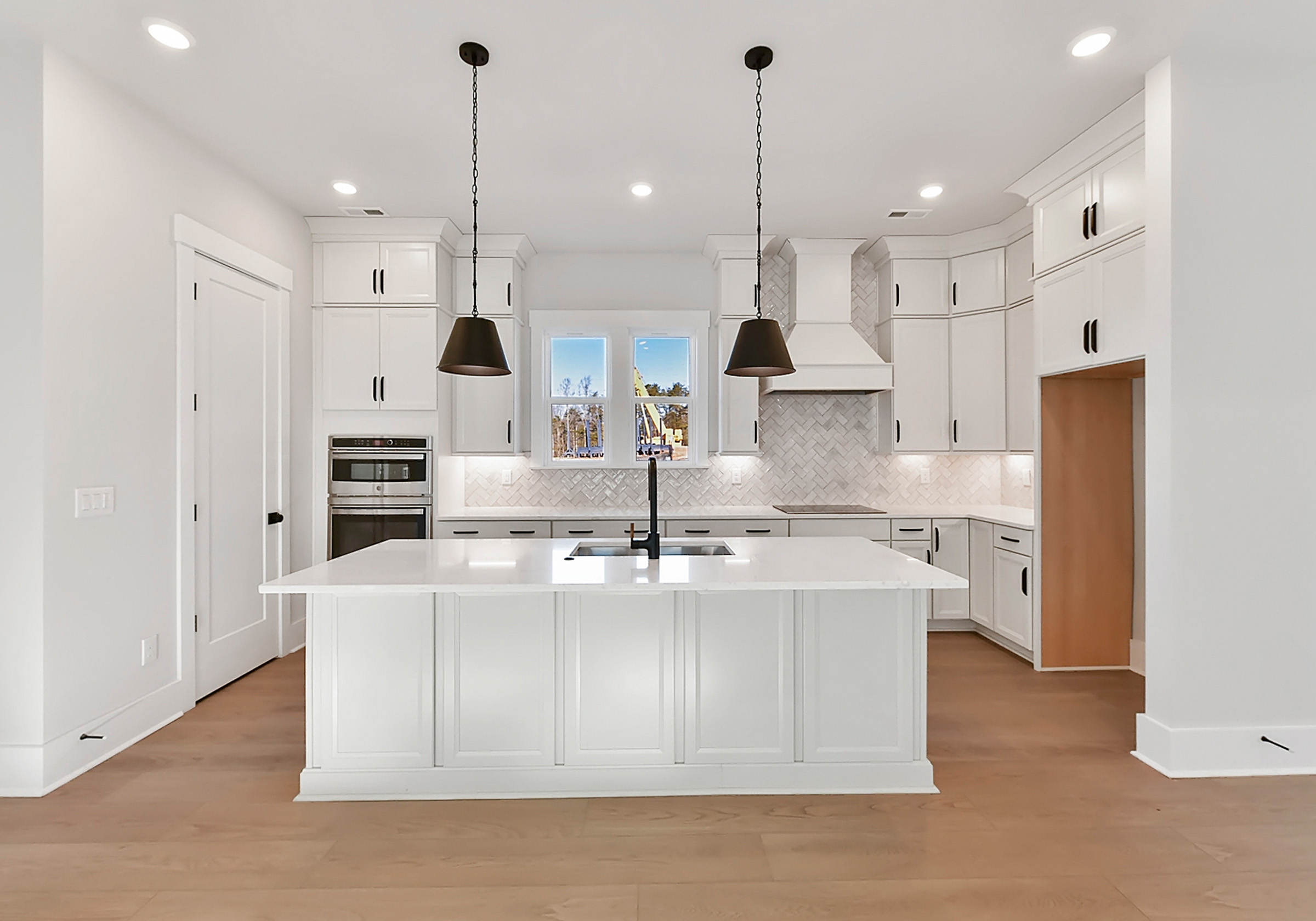  - View 4, Opens Model BoxAn interior shot of the kitchen of 4314 Morning Mist Drive.