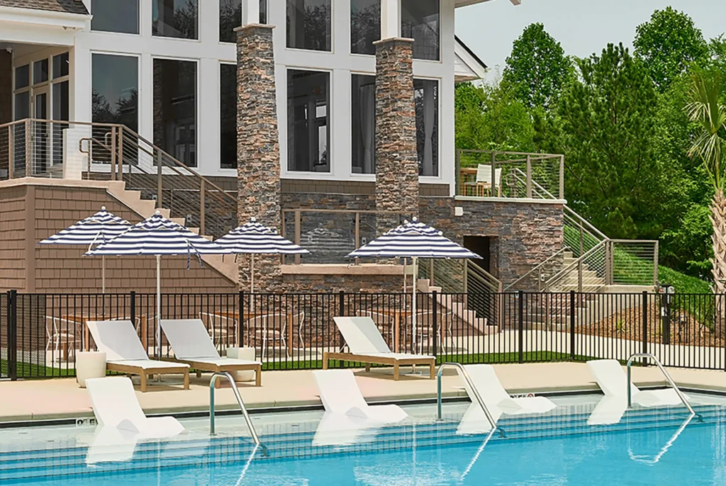 An image of the pool at The Beacon Club at Lakeside Pointe.